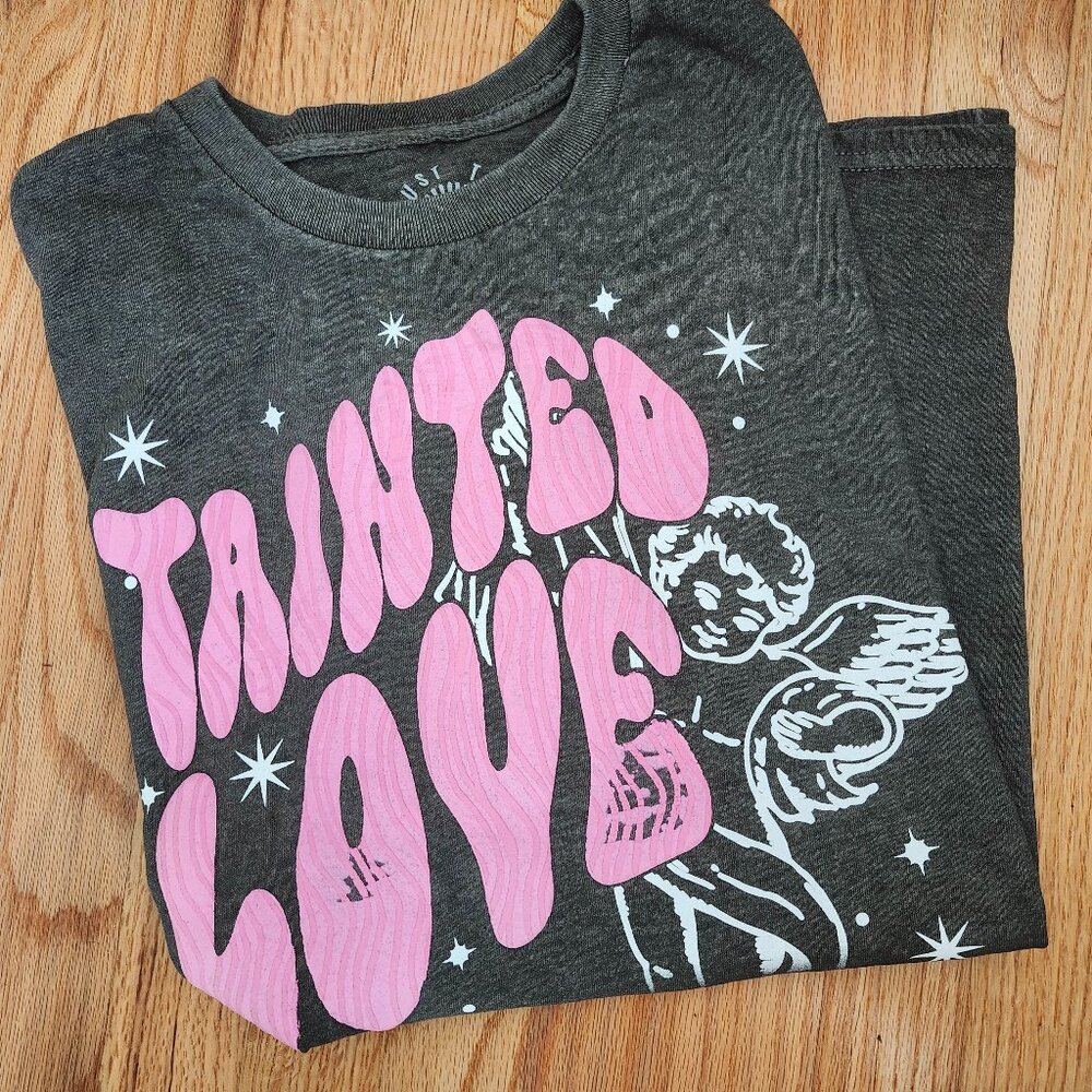 Tainted Love Graphic T-shirt size M